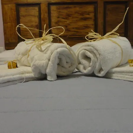 Il Glicine 3 Bed & Breakfast *