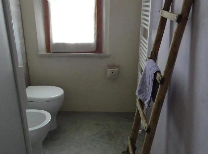 Il Glicine 3 Bed & Breakfast *